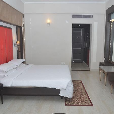 The Amayaa Varanasi Exterior photo