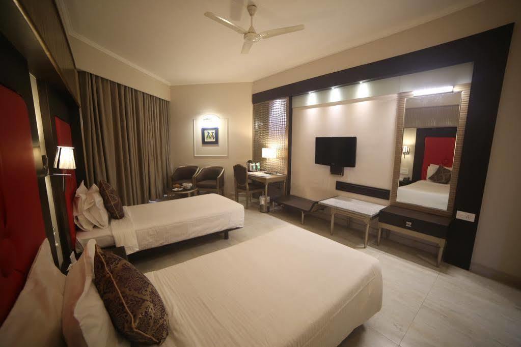 The Amayaa Varanasi Exterior photo