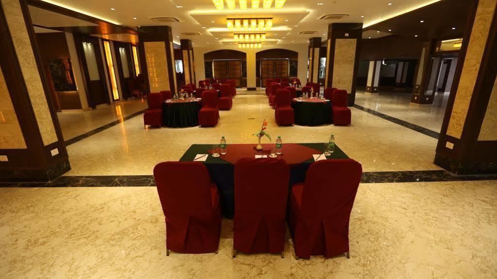 The Amayaa Varanasi Exterior photo