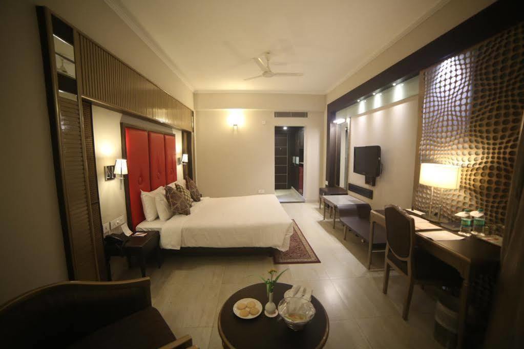 The Amayaa Varanasi Exterior photo