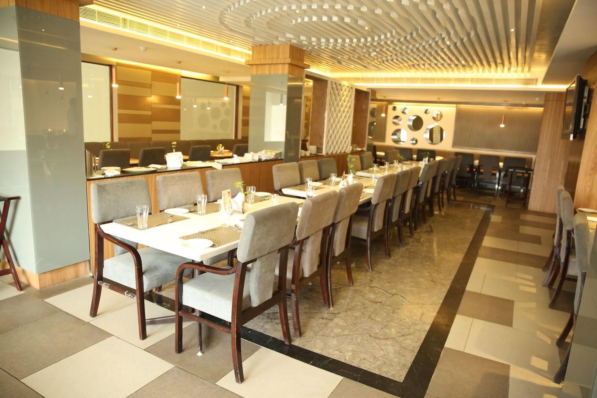 The Amayaa Varanasi Exterior photo